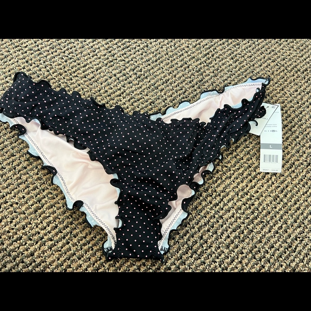 NWT Women’s ruffle bathing suit bottoms